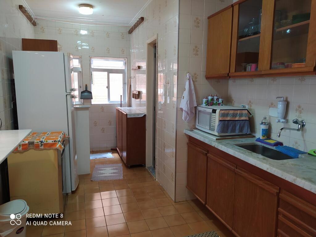 Aconchegante E Amplo Apartamento Familiar Pertinho Da Praia! Γκουαρούχα Εξωτερικό φωτογραφία